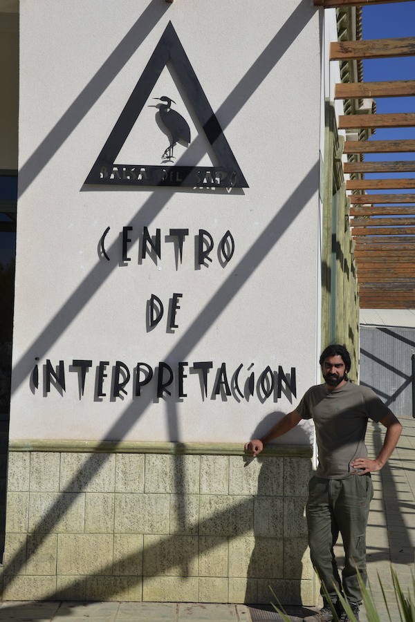 Gastón García Berenguel, uno de los impulsores de este espacio, junto al Centro de Interpretación. 