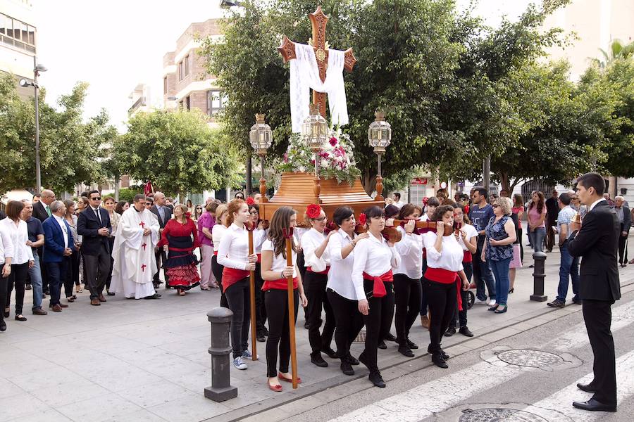 La salida en procesión de la imagen de la Santa Cruz se producirá tras la misa de las 19.30 horas. 