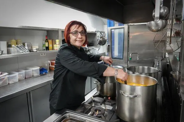 María de la Luz, cocinera de D´Cuadros en el Centro Comercial Nevada.