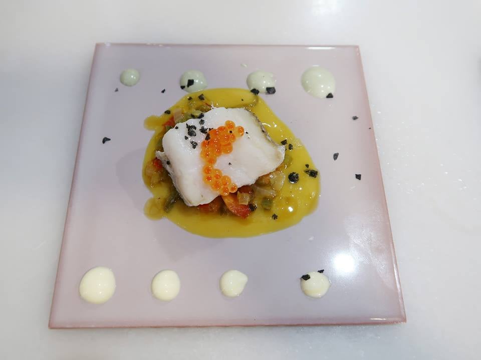 Bacalao en salsa de azafrán. Restaurante Casa Torcuato. Pagés, 31.