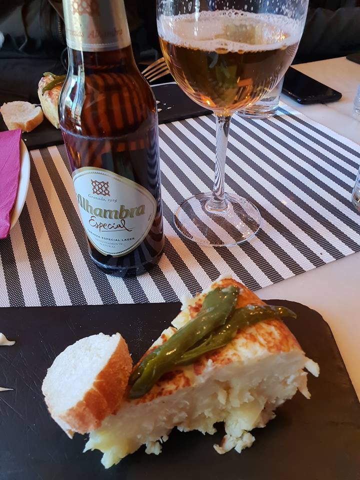 Tortilla de patatas con pimientos. La Tortuga Boba. Plaza de la Romanilla, 7. 