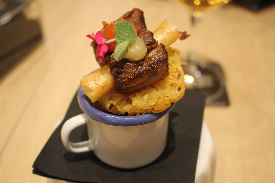 De tal palo tal costilla. Gastrobar Qubba. Profesor T. Galván, 4. 