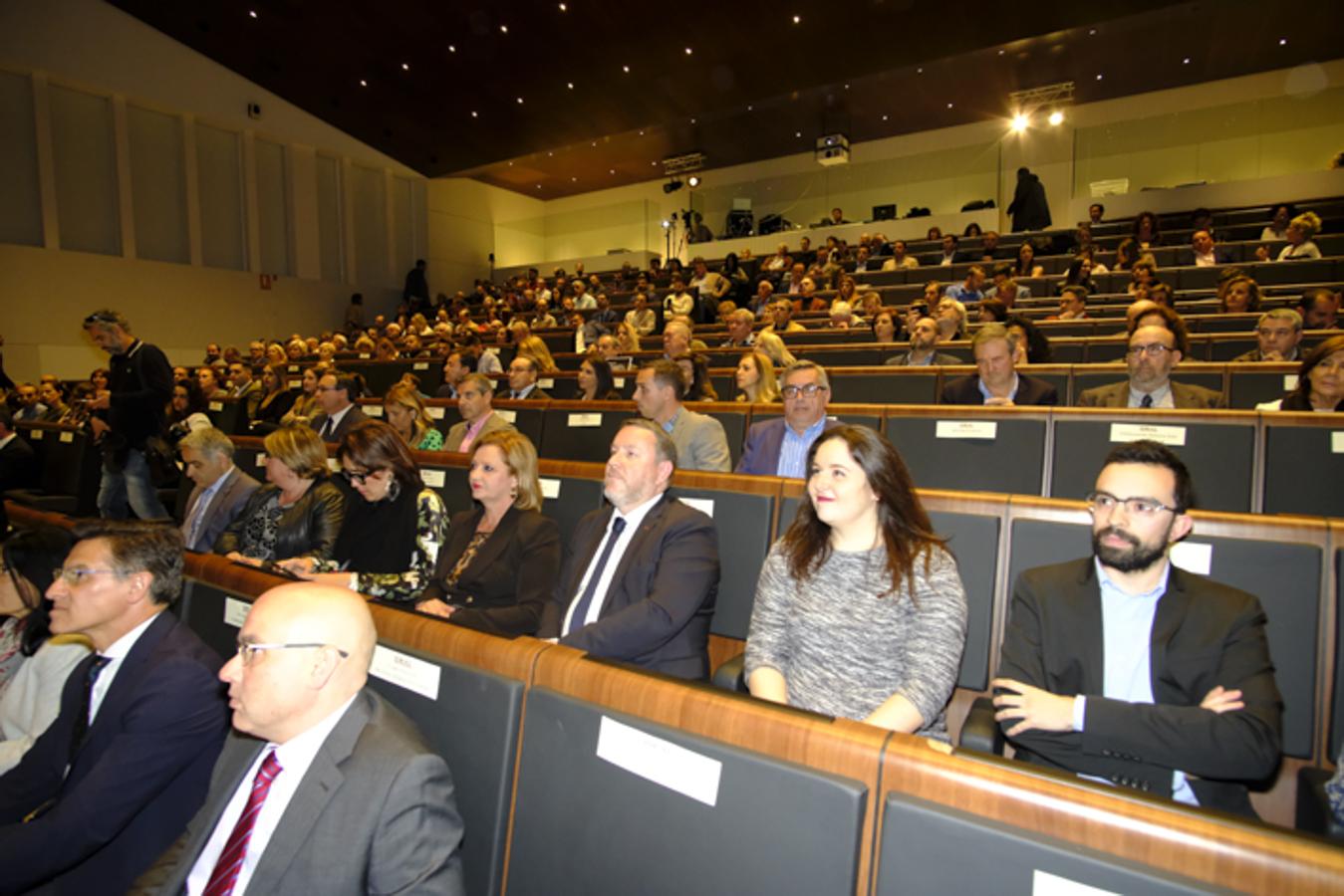 El Centro de Formación Profesional La Inmaculada acoge la entrega de los premios a seis restauradores y establecimientos de la provincia de Granada