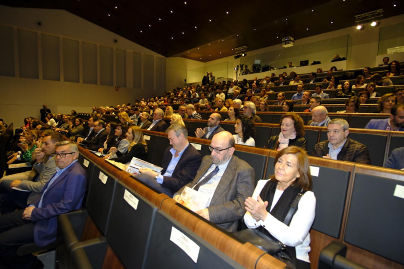 El Centro de Formación Profesional La Inmaculada acoge la entrega de los premios a seis restauradores y establecimientos de la provincia de Granada