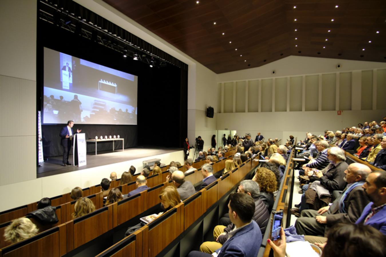 El Centro de Formación Profesional La Inmaculada acoge la entrega de los premios a seis restauradores y establecimientos de la provincia de Granada