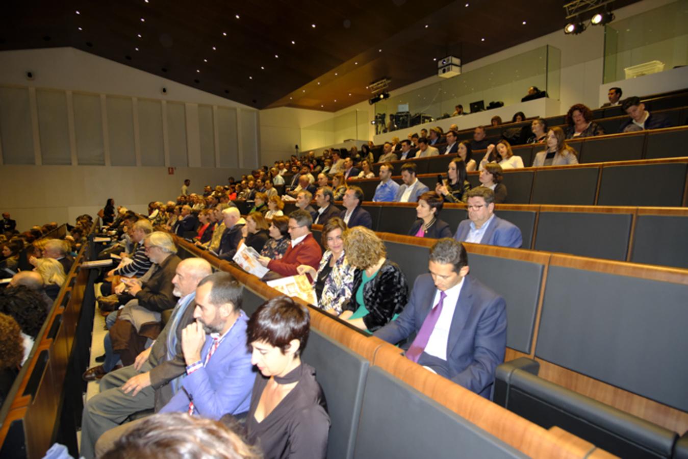 El Centro de Formación Profesional La Inmaculada acoge la entrega de los premios a seis restauradores y establecimientos de la provincia de Granada