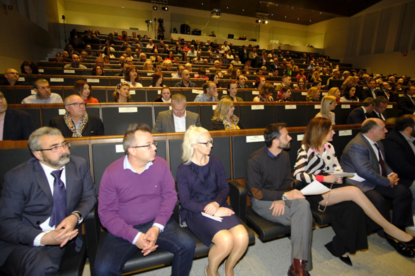 El Centro de Formación Profesional La Inmaculada acoge la entrega de los premios a seis restauradores y establecimientos de la provincia de Granada