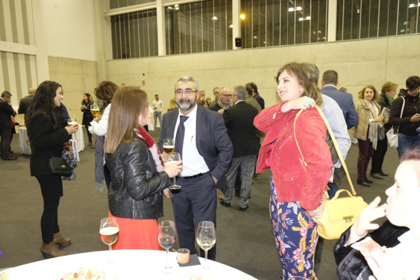 El Centro de Formación Profesional La Inmaculada acoge la entrega de los premios a seis restauradores y establecimientos de la provincia de Granada