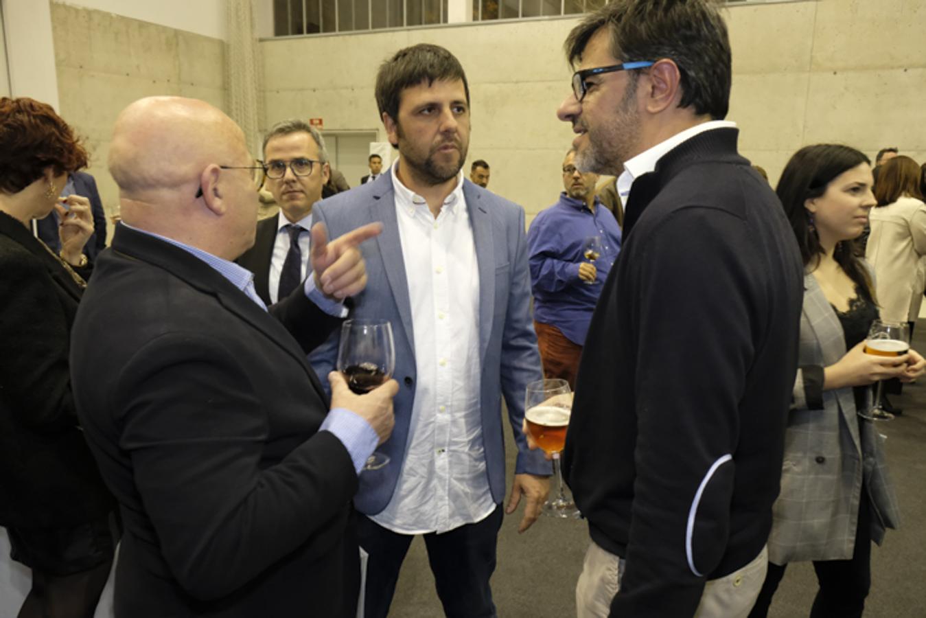 El Centro de Formación Profesional La Inmaculada acoge la entrega de los premios a seis restauradores y establecimientos de la provincia de Granada