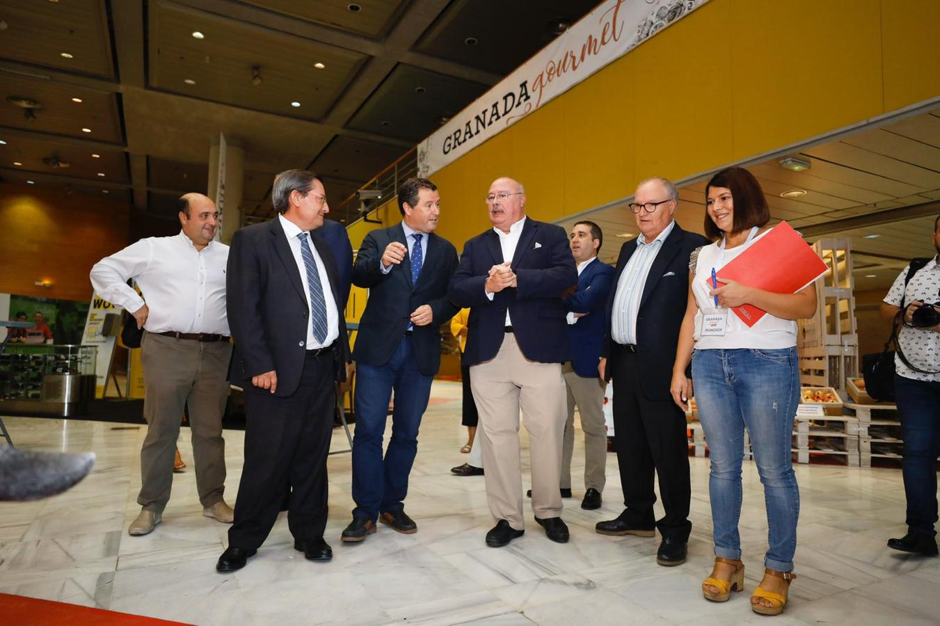 Las autoridades visitan en Granada Gourmet