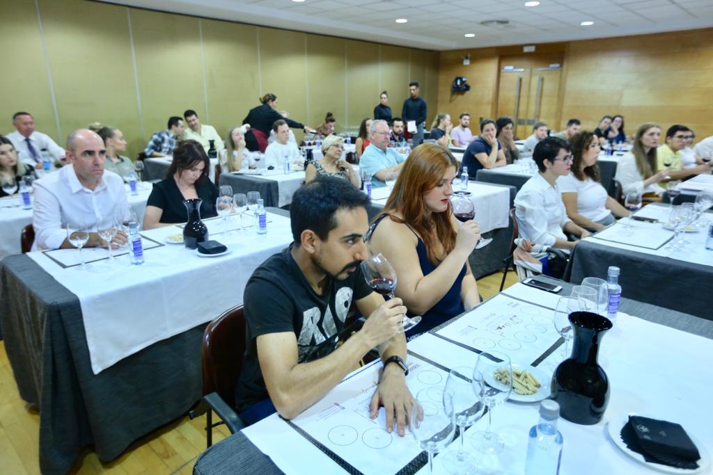 Los asistentes han podido disfrutar de varias catas durante la jornada del viernes