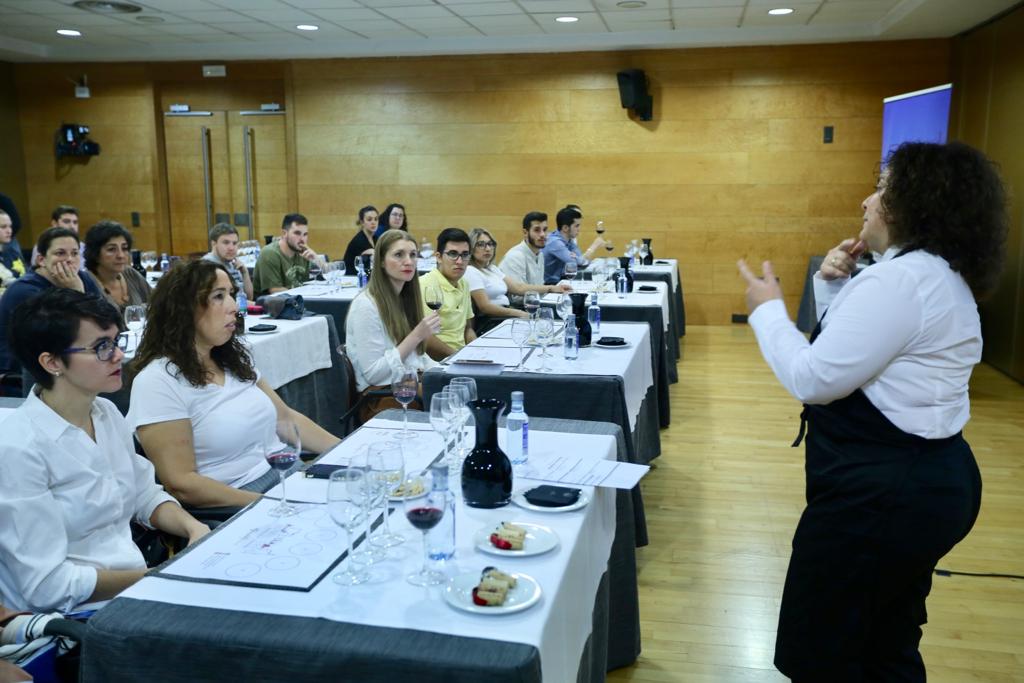 Los asistentes han podido disfrutar de varias catas durante la jornada del viernes