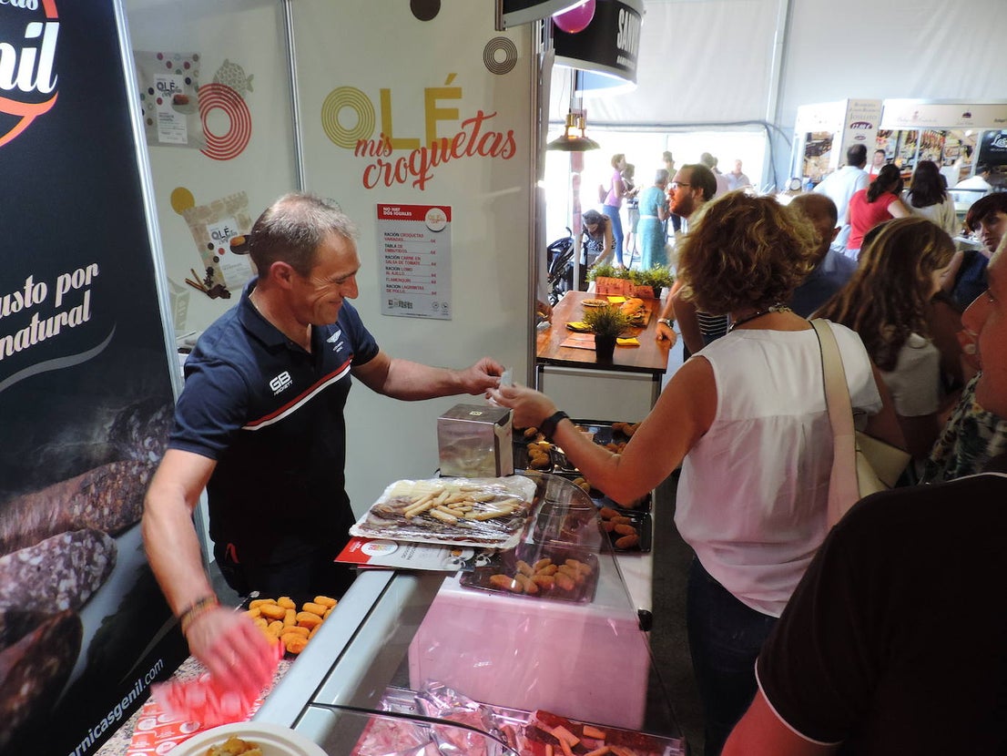 Magnífico ambiente en la zona dedicada a estos locales en el Palacio de Congresos