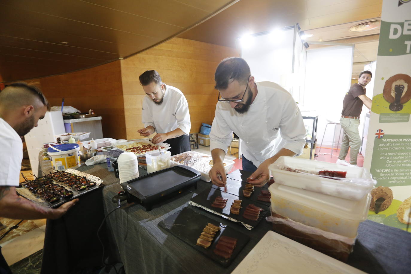 Los asistentes a Granada Gourmet pudieron presenciar un ronqueo en vivo