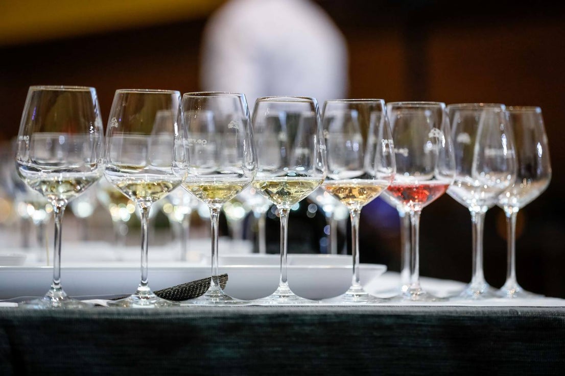 Juan Muñoz, uno de los mejores sumilleres de España, dirigió una cata llena de aromas, colores y sabores