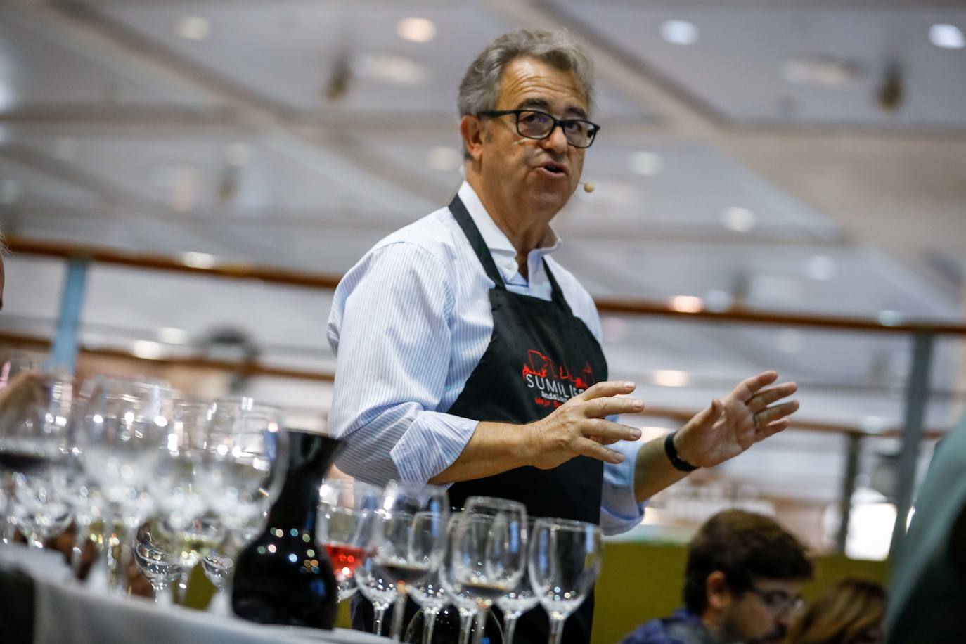 Juan Muñoz, uno de los mejores sumilleres de España, dirigió una cata llena de aromas, colores y sabores