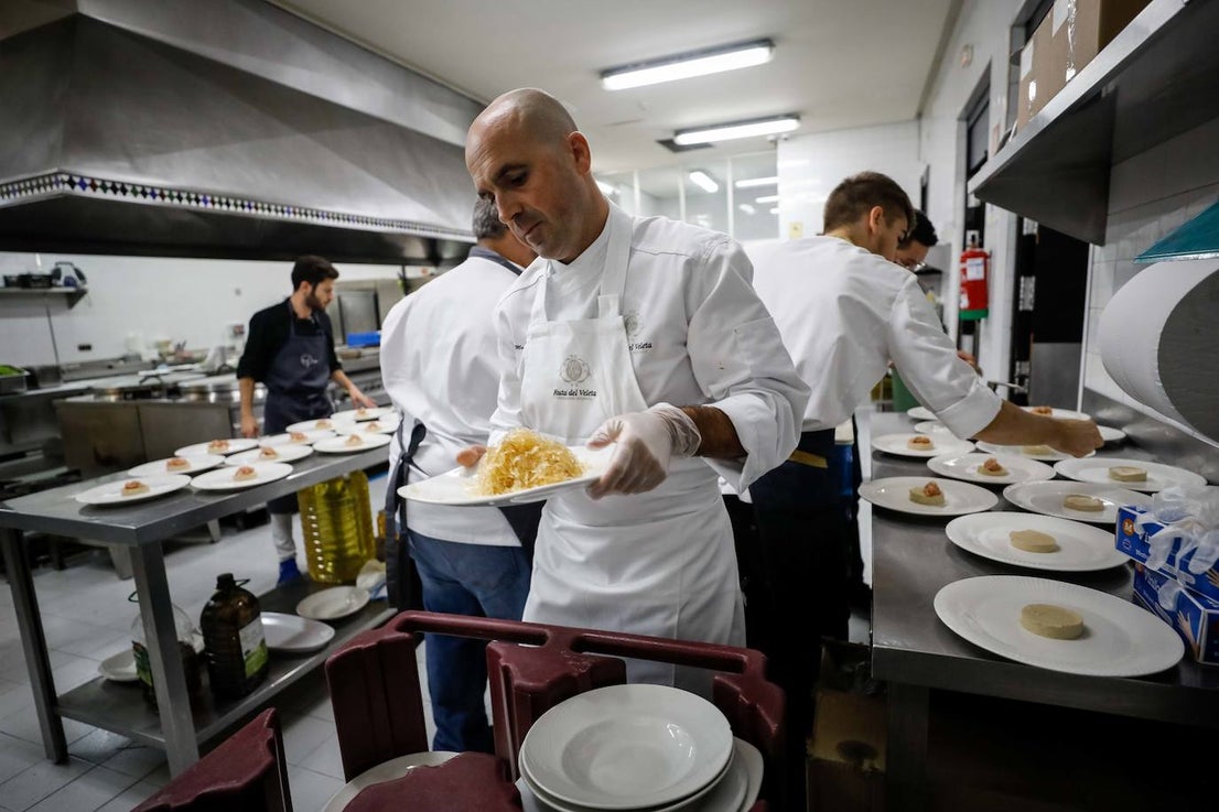 Carme Ruscalleda recibe el premio de Granada Gourmet, un congreso que se ha rendido a su cercanía y sencillez