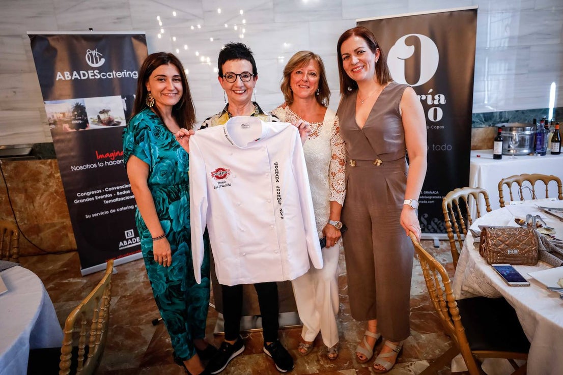 Carme Ruscalleda recibe el premio de Granada Gourmet, un congreso que se ha rendido a su cercanía y sencillez