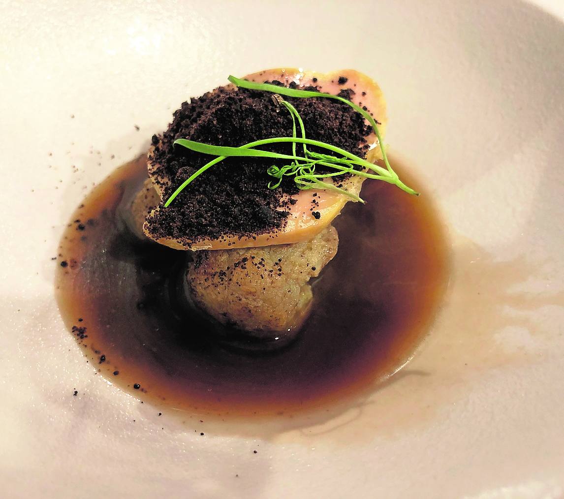 Coliflor con regaliz y foie grass de Acánthum, un escándalo de plato.