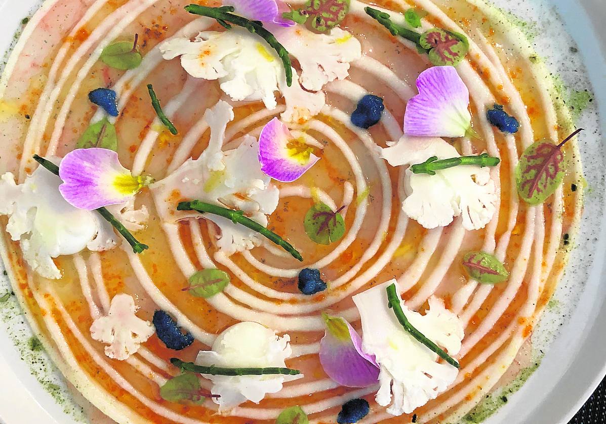 Las quisquillas, una de las delicias de Atelier, presentadas de esta sugestiva manera.