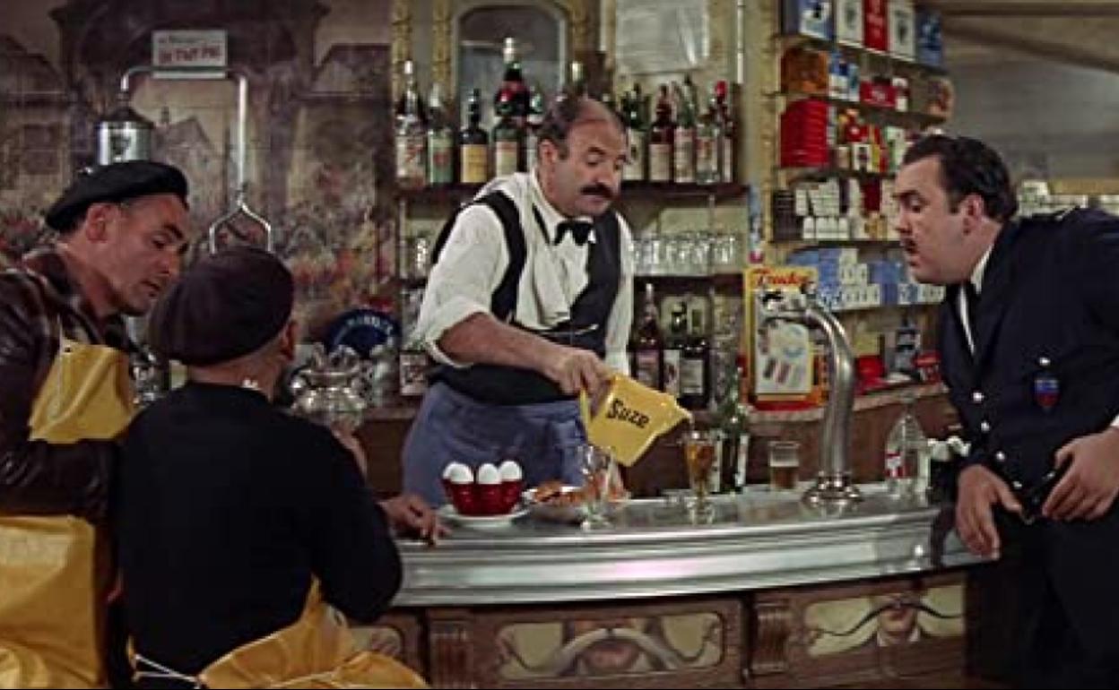El mítico y filosófico tabernero de la película 'Irma la dulce'. 
