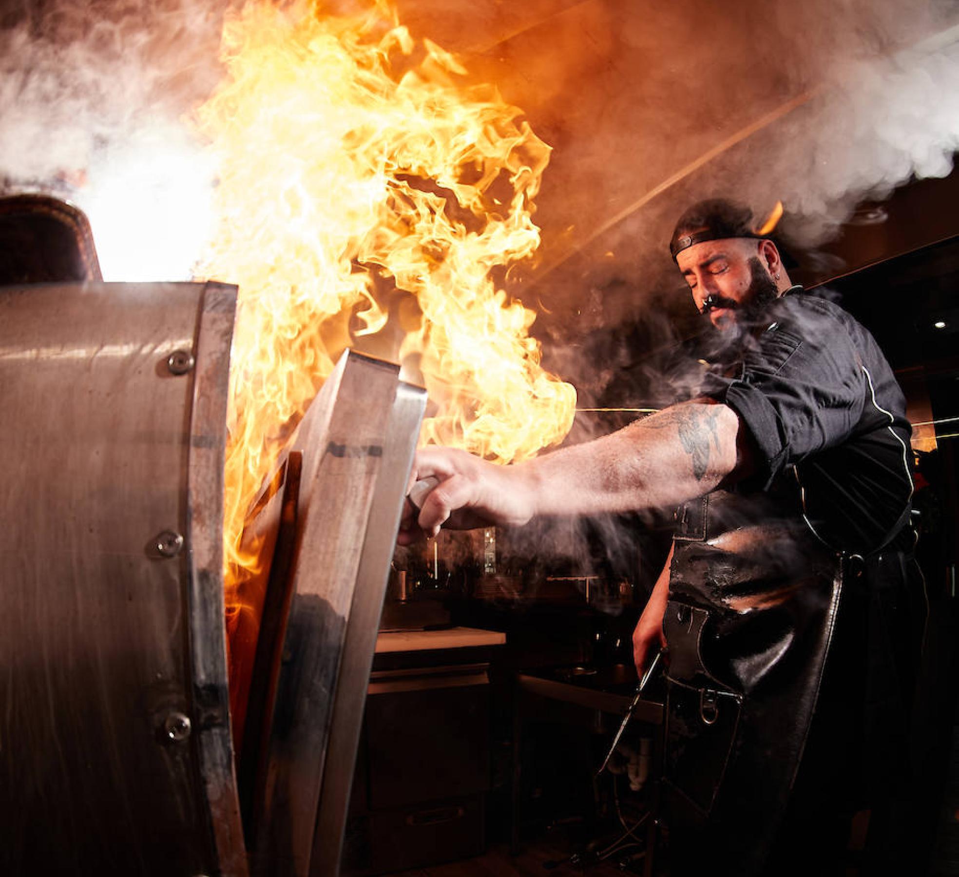 En Negro Carbón, la carne a la brasa es todo un arte