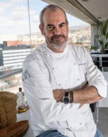 Imagen secundaria 2 - Un año más, Las Tinajas se viste de gala para llevar lo mejor de su cocina a nuestros hogares | Faralá propone dos menús diferentes para disfrutar en casa de la Nochebuena y la Nochevieja | Álvaro Arriaga abre el día de Navidad y el de Año Nuevo