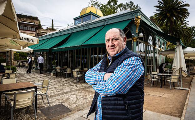 Pepe Torres hace balance de cerca de dos décadas de historia del Kiosco Las Titas, un clásico de la gastronomía granadina.