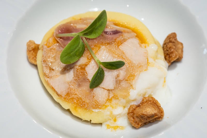 La cocina hecha arte ha sido la constante del menú con estrella Michelin que se ha disfrutado hoy en Ruta del Veleta