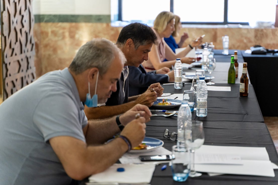 En el evento, Gregorio García, presidente de la Federación de Hostelería, anunció un foro de debate y reflexión sobre la gastronomía granadina