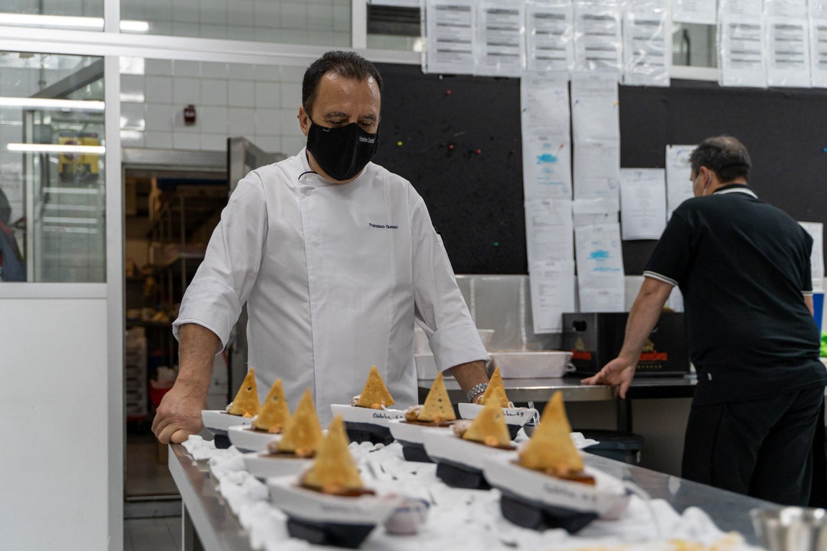 En el evento, Gregorio García, presidente de la Federación de Hostelería, anunció un foro de debate y reflexión sobre la gastronomía granadina