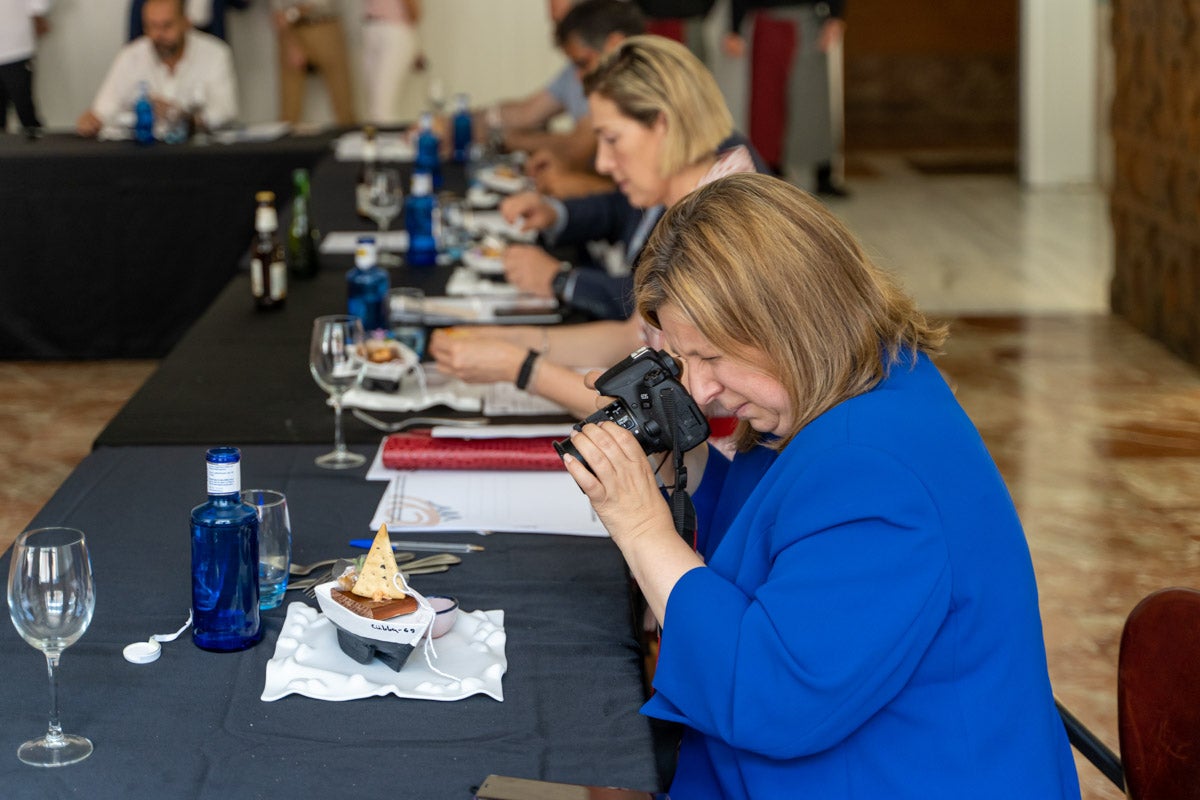 En el evento, Gregorio García, presidente de la Federación de Hostelería, anunció un foro de debate y reflexión sobre la gastronomía granadina