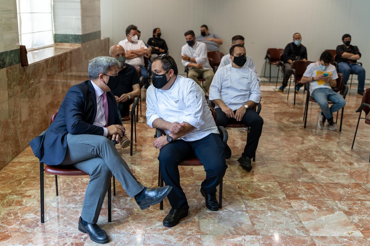 En el evento, Gregorio García, presidente de la Federación de Hostelería, anunció un foro de debate y reflexión sobre la gastronomía granadina
