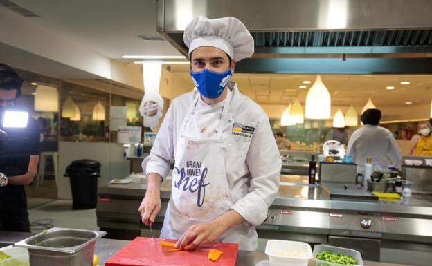 Juan Luis Carrión, ganador del concurso, en un momento de la final.