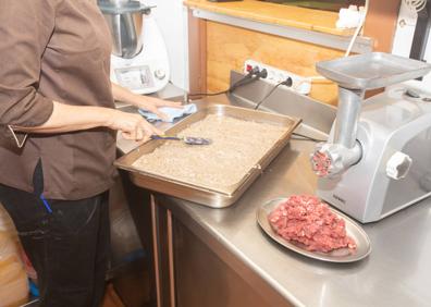 Imagen secundaria 1 - Membrillos, granadas, caquis y castañas; frutos de otoño.