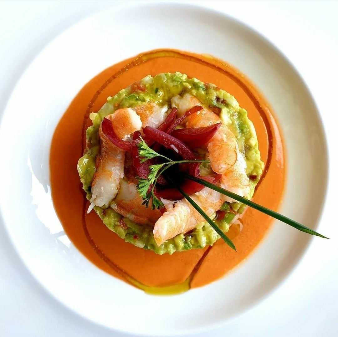 Alquería de la Vega propone un plato compendio de la Costa Tropical.