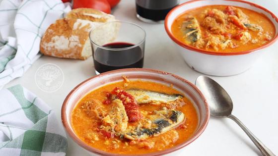 Cocina de 'Graná: Sopa de tomate y pimientos de El Valle de Lecrín