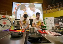 Ernesto y Rubén en plena disputa de la final de Fogones Granadinos.