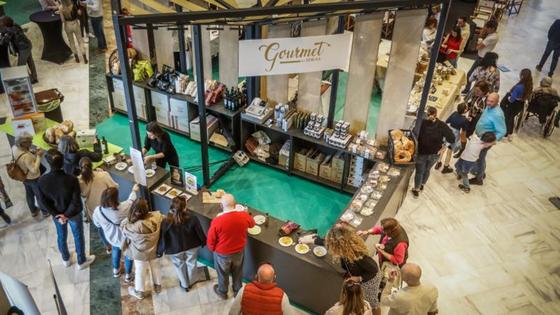 La última jornada llena de vida en los stands de Granada Gourmet