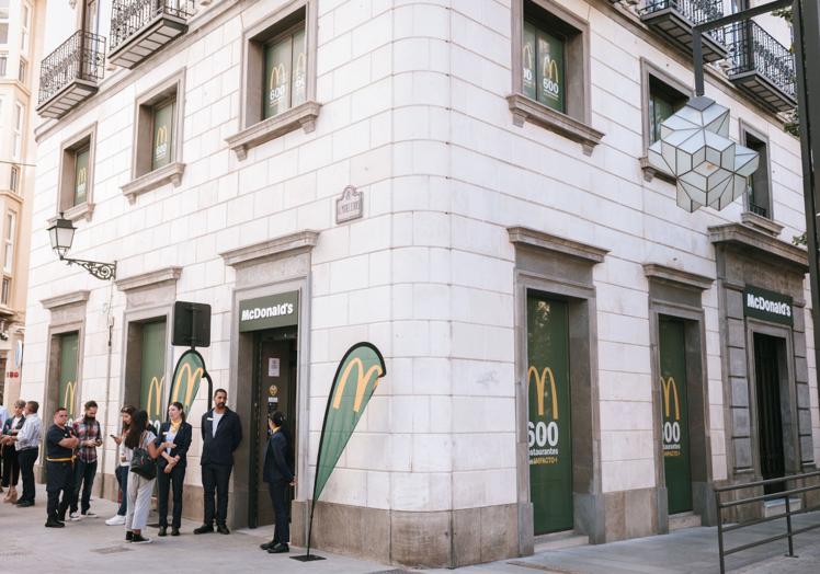 Imagen principal - Un nuevo McDonald's en el corazón de Granada con mucho impacto positivo
