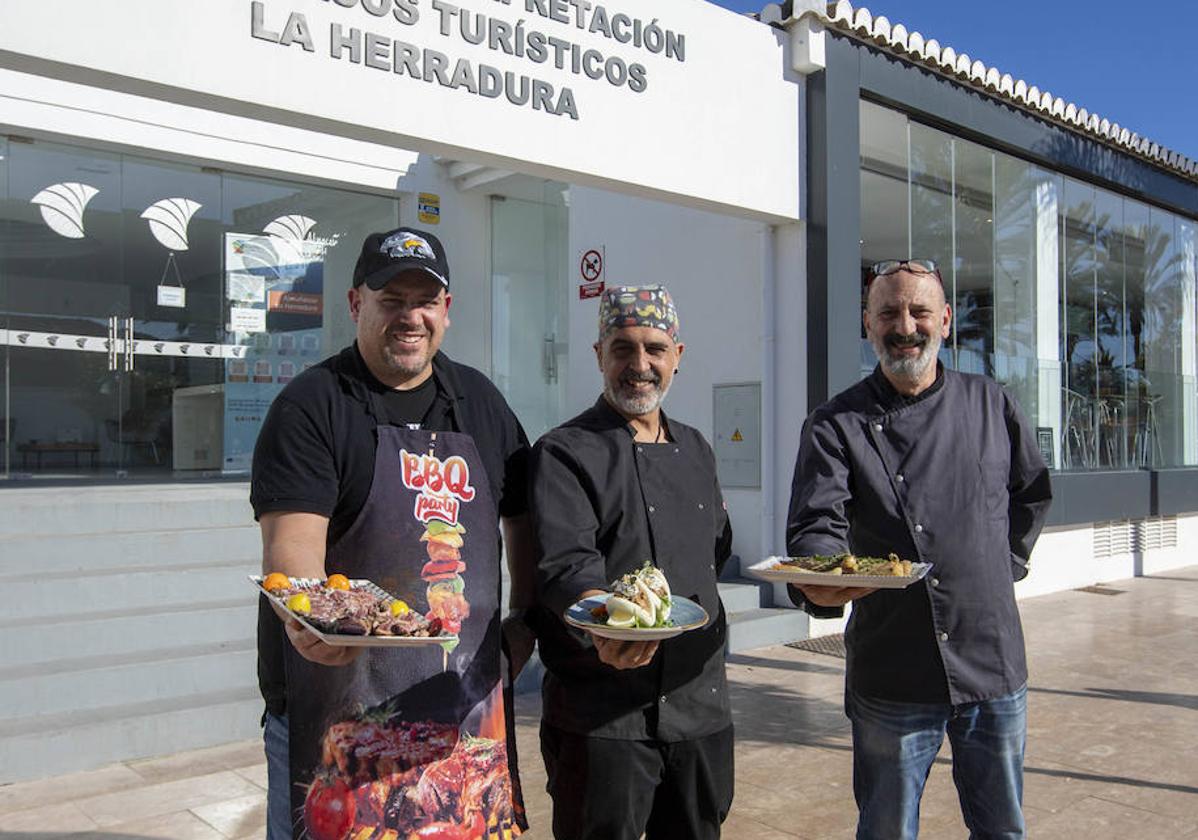 El renovado mercado municipal de La Herradura oferta también tres puestos gastronómicos cuya situación privilegiada no tiene nada que envidiarles a los de las grandes ciudades.