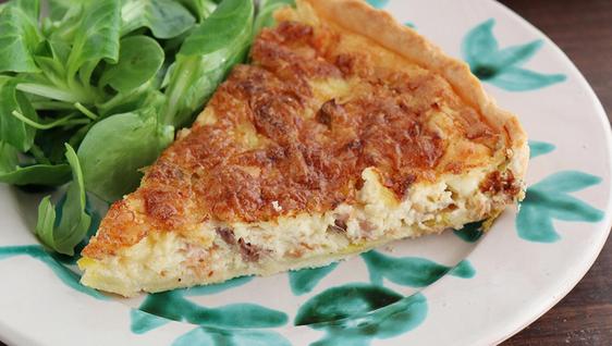 Quiche de trucha ahumada y puerro con queso de cabra