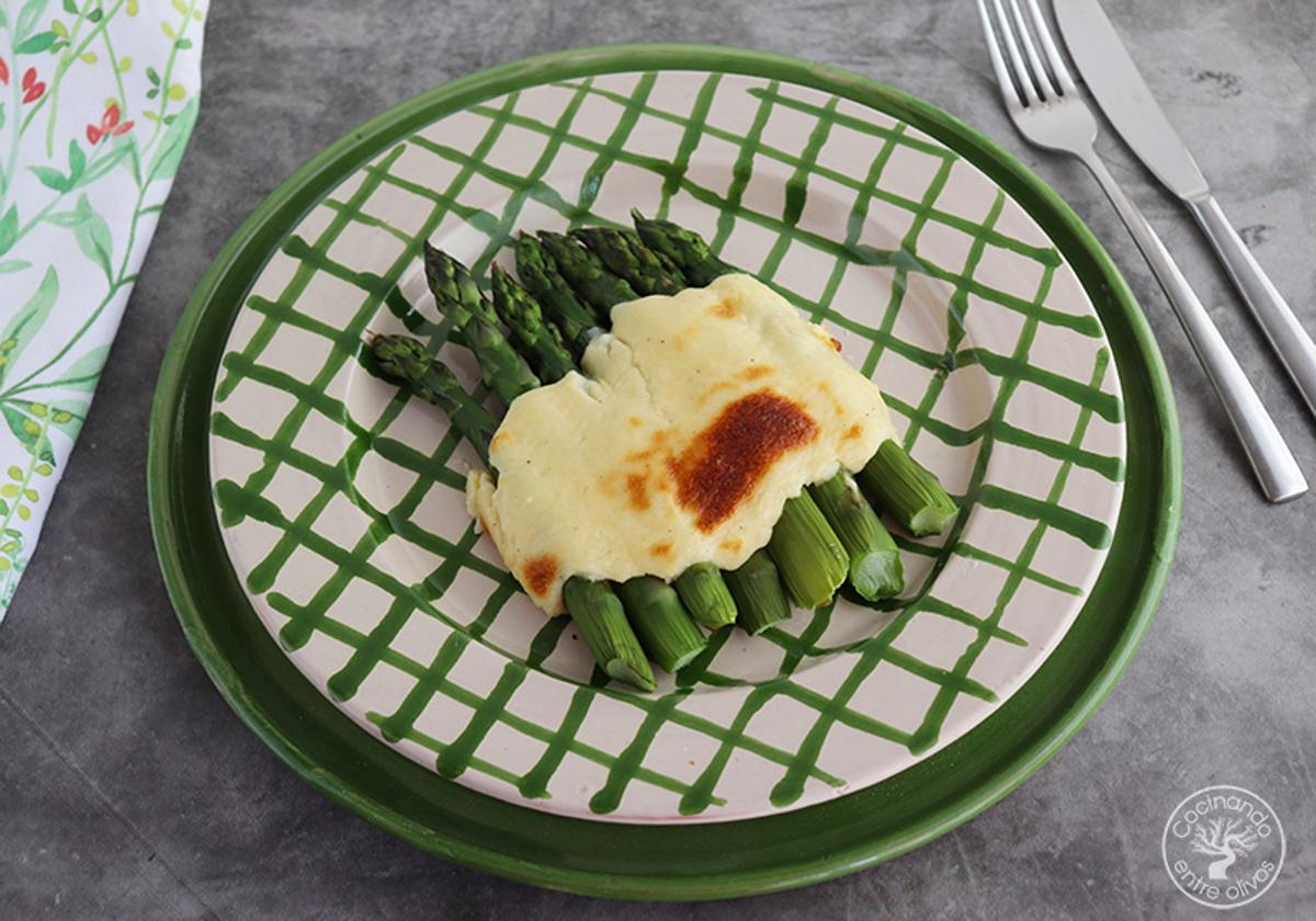 Espárragos gratinados con queso de Granja Maravillas