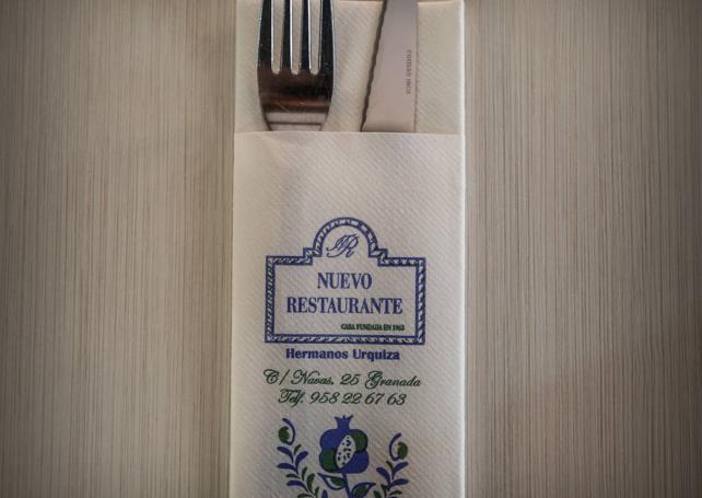 En la calle Navas, uno de los establecimientos históricos de Granada.