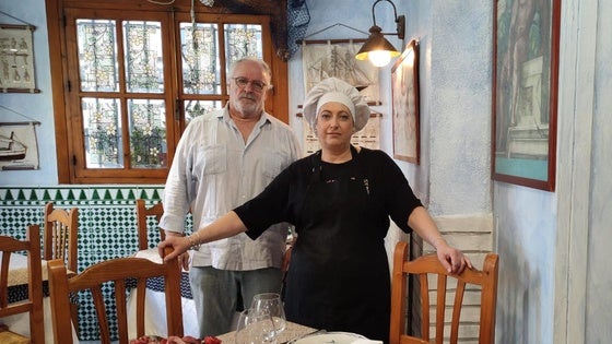 La maestra del pescaíto frito y el marisco de Granada