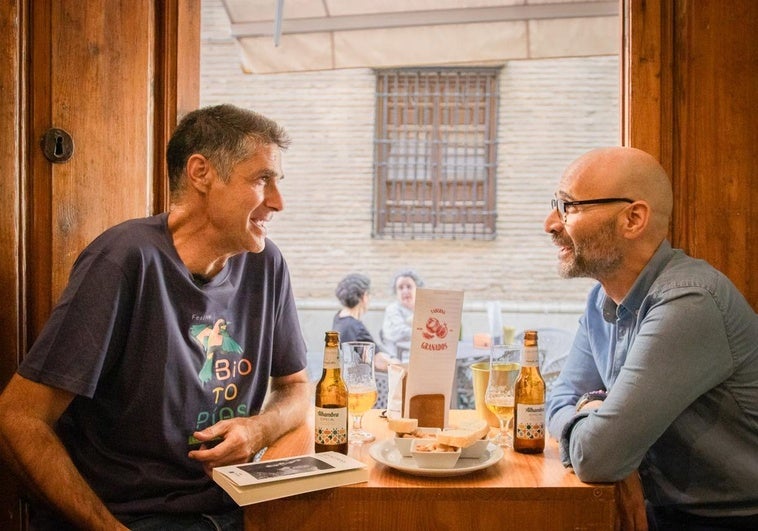 Chema Cano habla en Taberna Granados de la memoria gustativa en su novela, 'Seis acordes'.