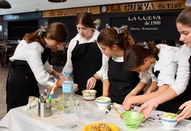 Uno de los equipos que participó en este 'Desafío Aguacate' de Artechef, organizado por la Asociación Juvenil Aldeire.