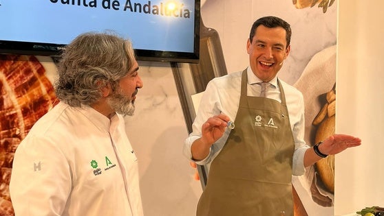 Juanma Moreno cocina con productos de Andalucía en Madrid Fusión