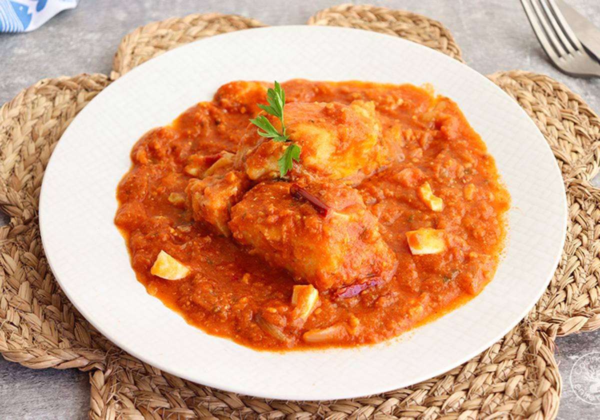 Encebollado de bacalao con almendras de vigilia