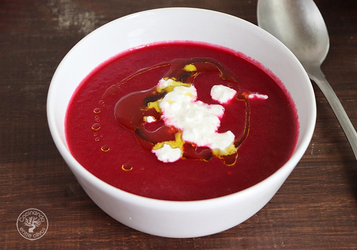 Crema fría de sandía y tomate con remolacha